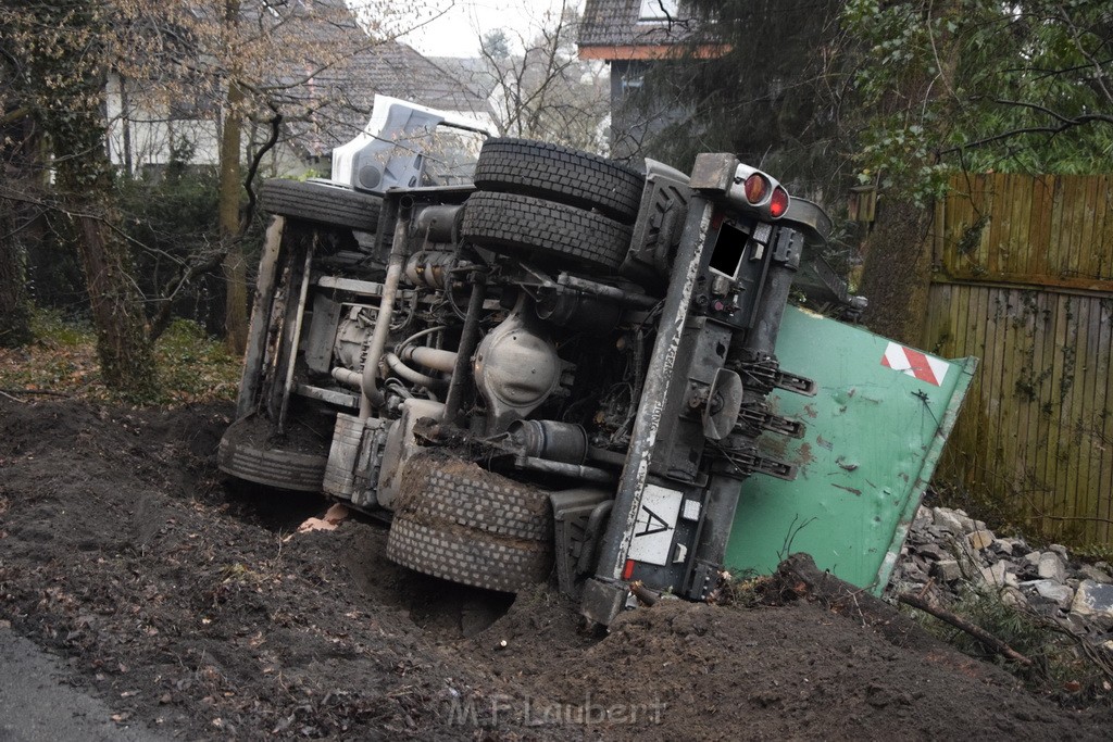 Container LKW umgestuerzt Koeln Brueck Bruecker- Dellbruecker Mauspfad P018.JPG - Miklos Laubert